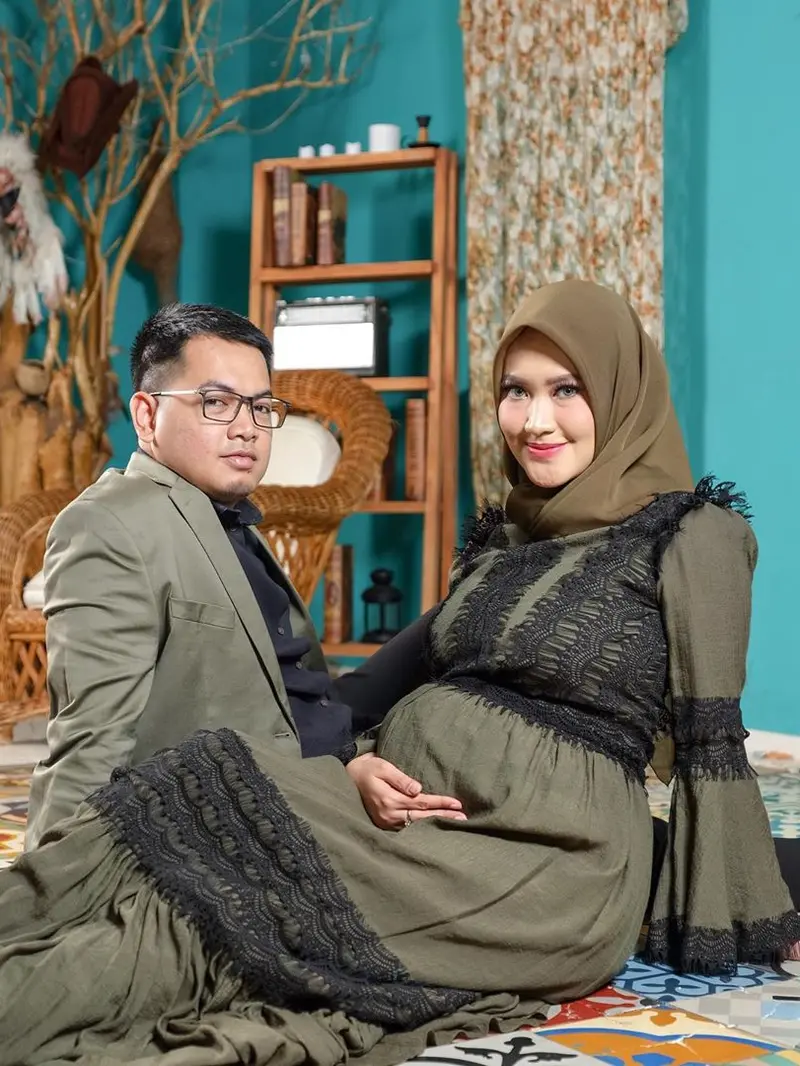 [Fimela] Tommy Kurniawan dan Lisya Nurrahmi