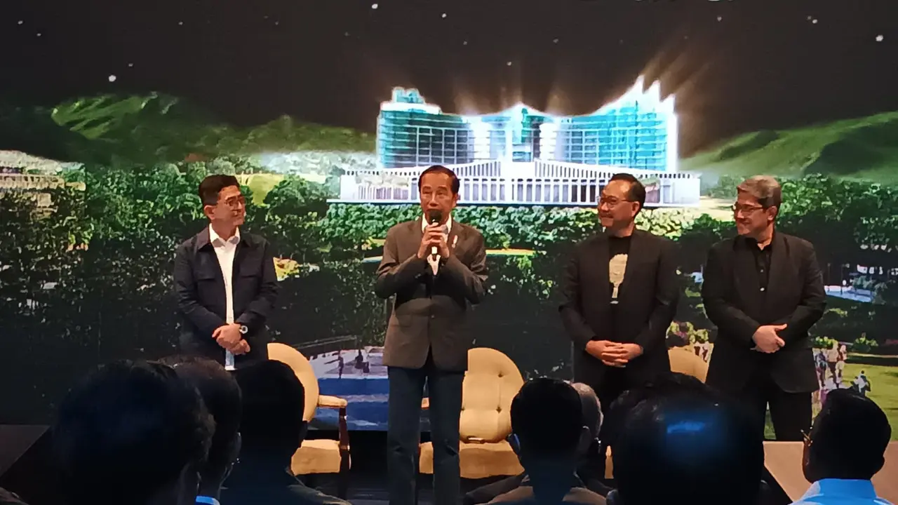 Jokowi saat menyampaikan sambutan utama tentang Ibu Kota Nusantara: Sejarah Baru Peradaban Baru di Djakarta Theater Jakarta, Selasa (18/10/2022) (Istimewa)