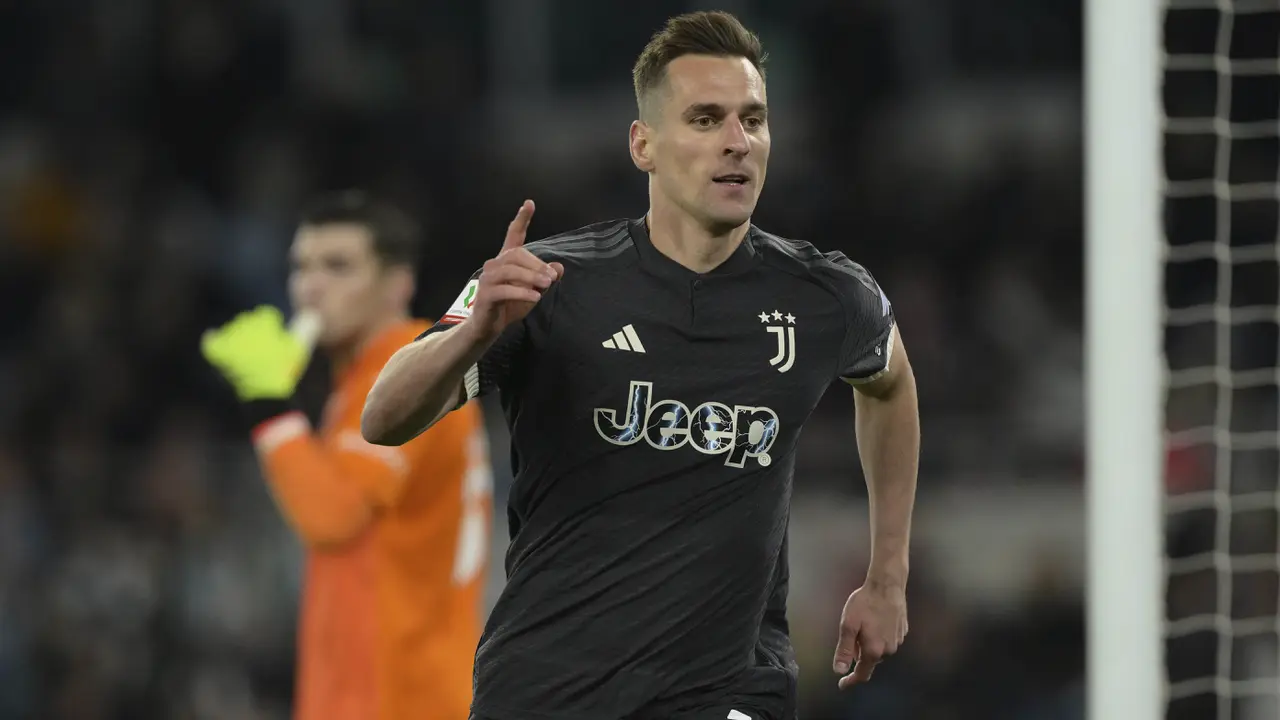 Foto: Arkadiusz Milik Sang Pembeda, Juventus Lolos ke Final Coppa Italia Meski Kalah dari Lazio