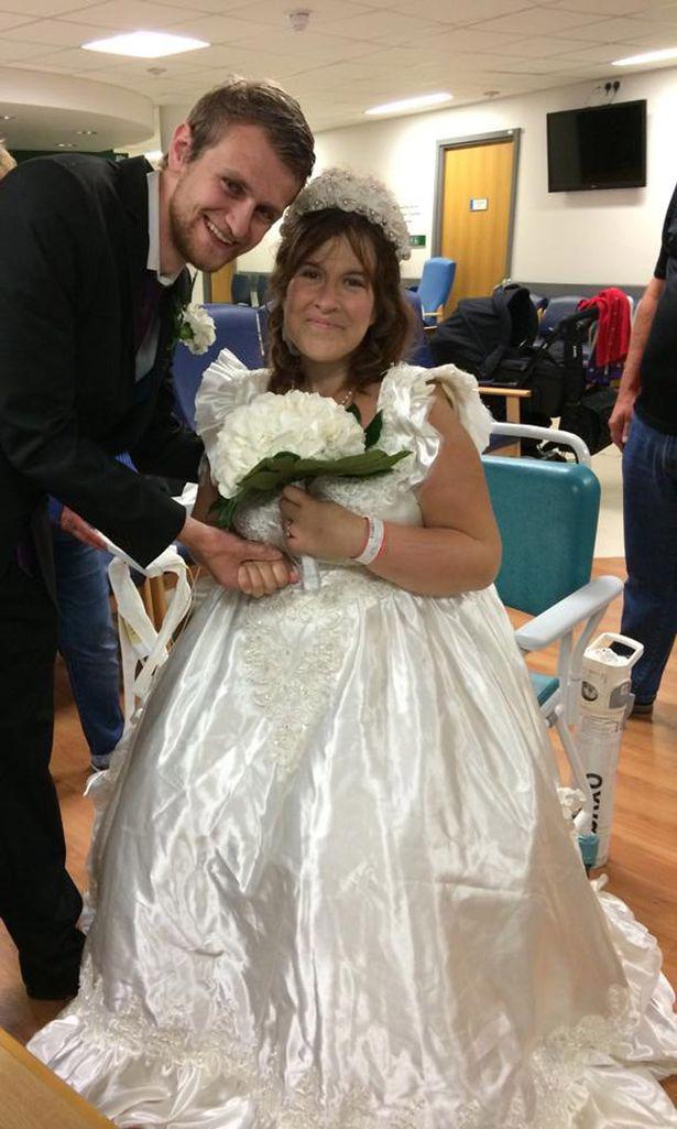 Jack Dan Michelle menikah di ruang tunggu rumah sakit | Photo: Copyright mirror.co.uk