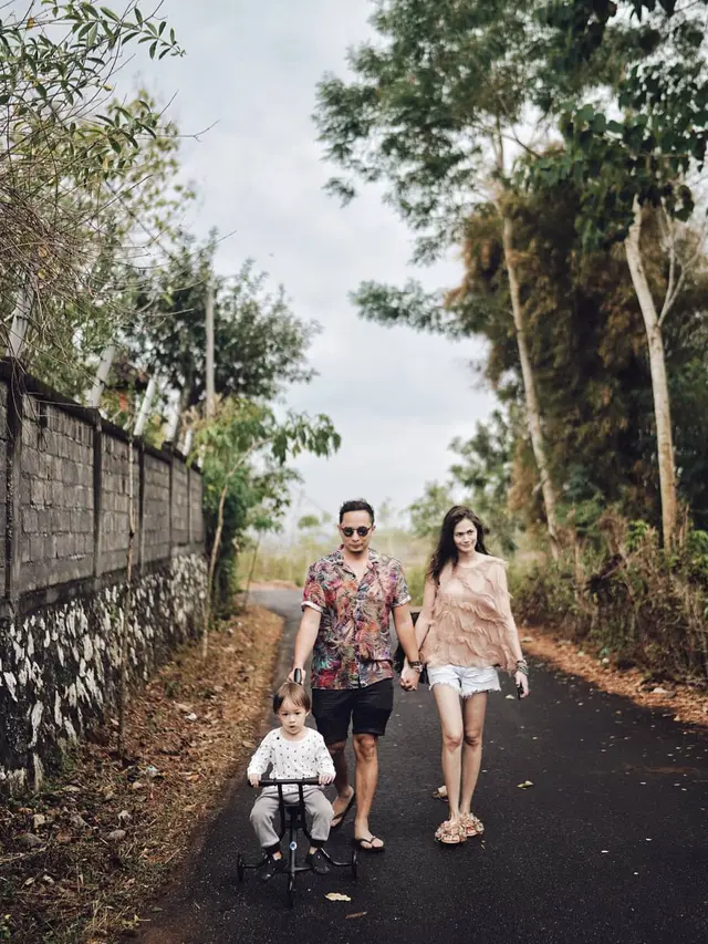 [Bintang] Ringgo Agus Rahman dan Sabai Morscheck