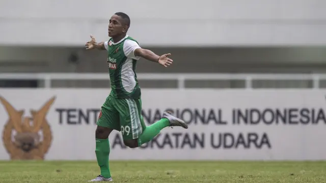 Penyerang PS TNI, Pandi Lestaluhu