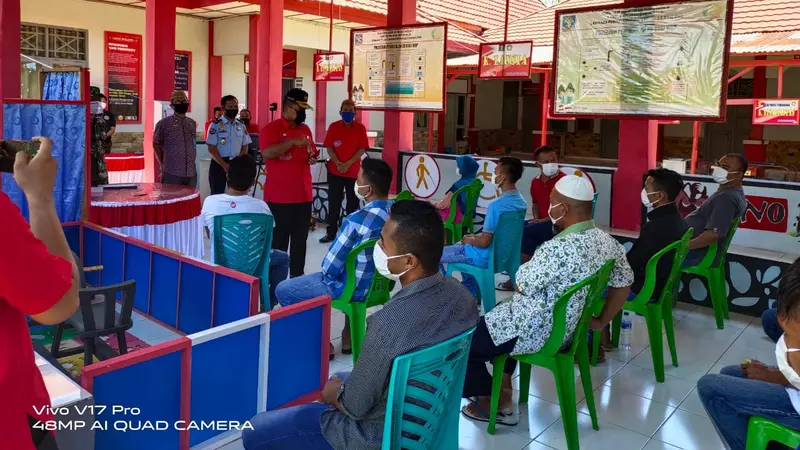 Sebanyak 21 narapidana atau Warga Binaan (WP) di Lembaga Pemasyarakatan (Lapas) Kelas II B Kabupaten Boalemo, menunjukan hasil reaktif saat dilakukan pemeriksaan rapid test. (Foto: Liputan6.com/Arfandi Ibrahim)