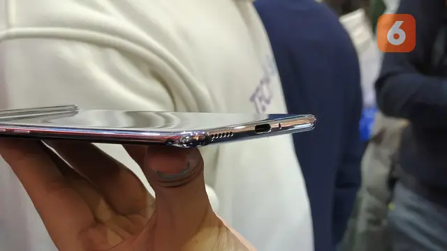 Tecno Spark Slim. Liputan6.com/Agistinus Mario Damar