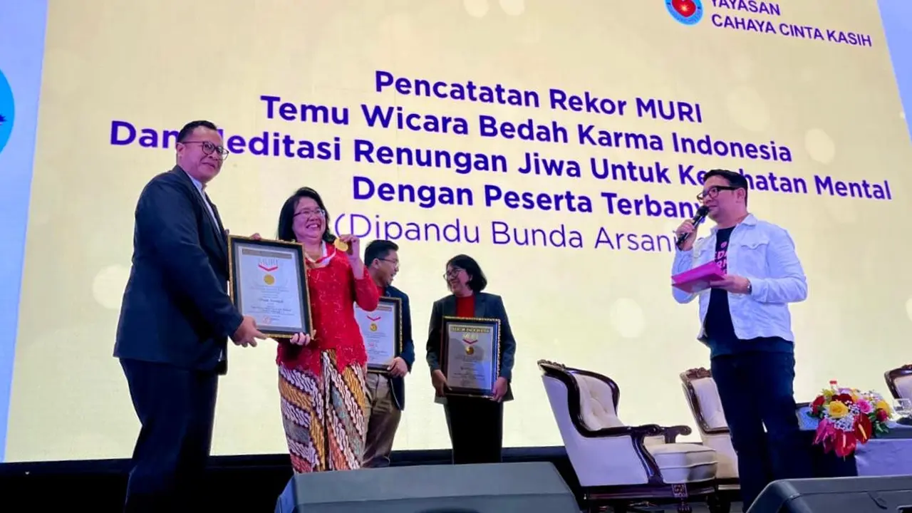 Bedah Karma Indonesia cetak Rekor MURI sebagai Temu Wicara Bedah Karma Indonesia dan Meditasi Renungan Jiwa untuk Kesehatan Mental dengan Peserta Terbanyak di Jakarta