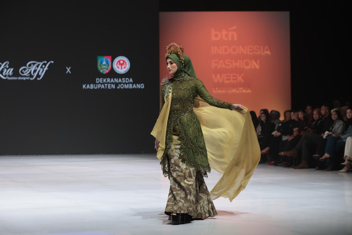 Batik Jombang Tampil di Indonesia Fashion Week 2026