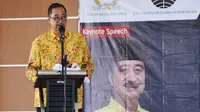 Anggota Komisi X DPR RI Ferdiansyah saat menjadi keynote speech, Focus Group Discussion (FGD) dengan tema, 'Revisi Undang-Undang Nomor 20 tahun 2003 tentang Sistem Pendidikan Nasional dan Penataan Undang-Undang di Bidang Pendidikan Melalui Pendekatan Omnibus Law' di Bandung, Jawa Barat (9/3).