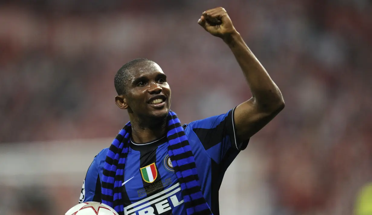 Samuel Eto'o. Striker Kamerun kelahiran 10 Maret 1981 ini ada di urutan ke-2 dengan mencetak 33 gol untuk 4 klub, Basel, Chelsea, Roma dan Liverpool. Bersama Barcelona meraih 2 trofi Liga Champions (2005/06 dan 2008/09), dan 1 bersama Inter Milan (2009/10).(AFP/Philippe Marcou)