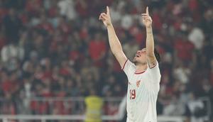 Selebrasi pemain Timnas Indonesia, Thom Haye setelah mencetak gol pertama ke gawang Filipina pada laga terakhir Grup F putaran kedua kualifikasi Piala Dunia 2026 Zona Asia di Stadion Utama Gelora Bung Karno (SUGBK) Senayan, Jakarta, Selasa (11/6/2024). (Bola.com/M Iqbal Ichsan)