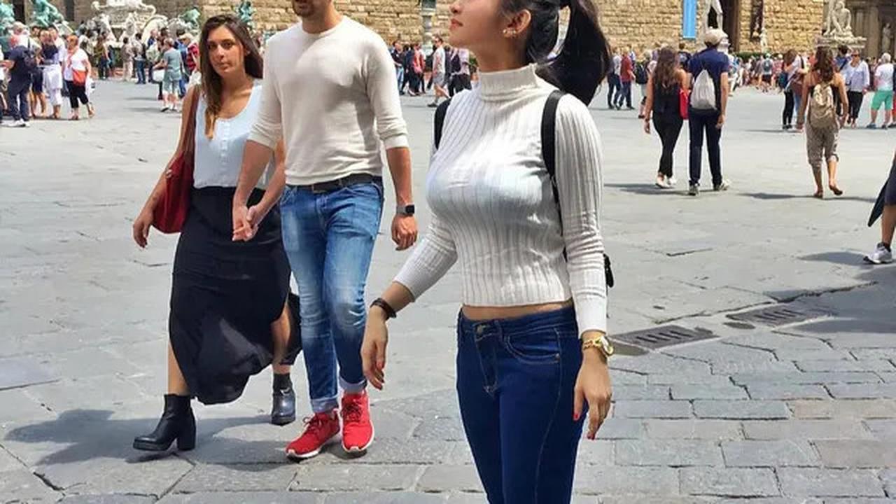 10 Outfit Liburan ala Maria Vania, dari Smart Casual hingga Preppy Modern yang Pas Banget