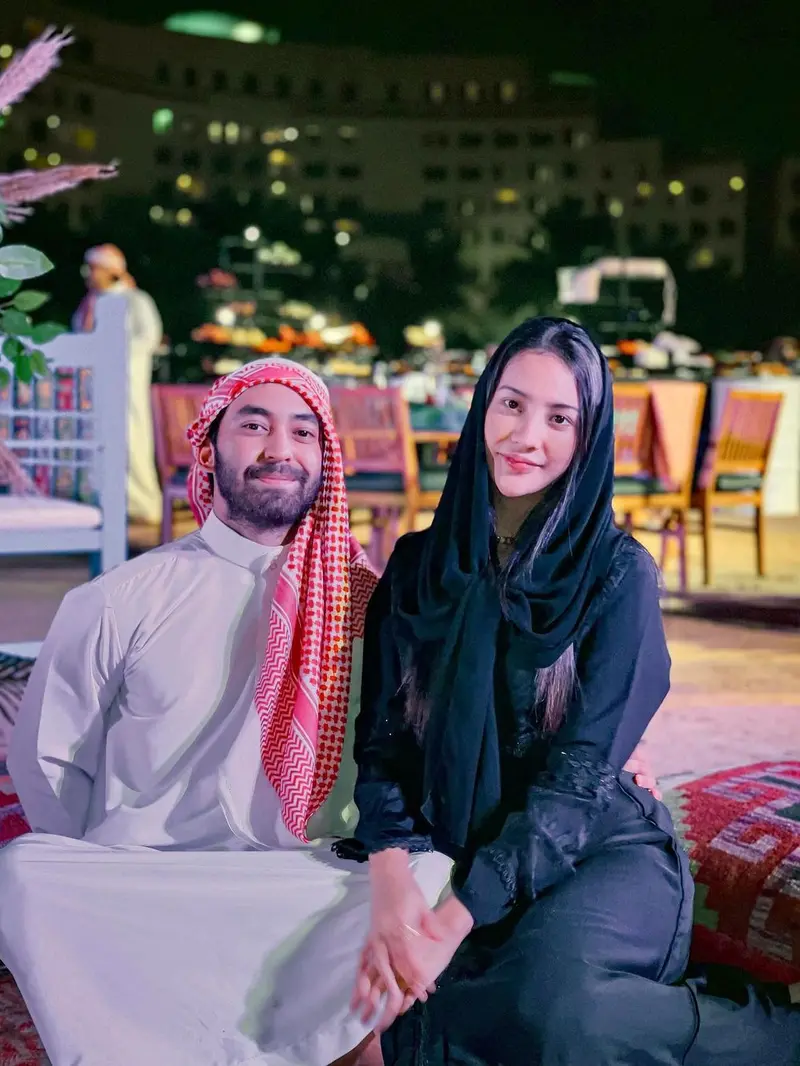 Anya Geraldine dan kekasih barunya, Nadif Zahiruddin (https://www.instagram.com/p/CVxg0busz3J/)