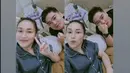 Wajahnya disebut makin berseri saat dijenguk Boy William, kebersamaan dua artis Indonesia ini memang tak lepas dari perhatian setelah berbaikan. Dalam foto tersebut, Boy William dan Ayu Ting Ting sangat dekat bahkan terlihat jika keduanya seperti tidak pernah bermusuhan. Tak sedikit warganet yang menyebut keduanya cocok dan mendoakan jika keduanya berjodoh. (Liputan6.com/IG/@ayutingting92)