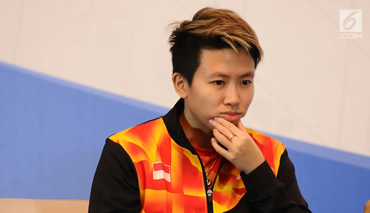 Pebulutangkis Indonesia, Liliyana Natsir saat menghadiri jumpa pers turnamen BCA Indonesia Open 2017 Yoppy Rosimin memberi keterangan di Jakarta, Senin (22/5). Turnamen akan diikuti 310 pebulutangkis dari 21 negara. (Liputan6.com/Helmi Fithriansyah)