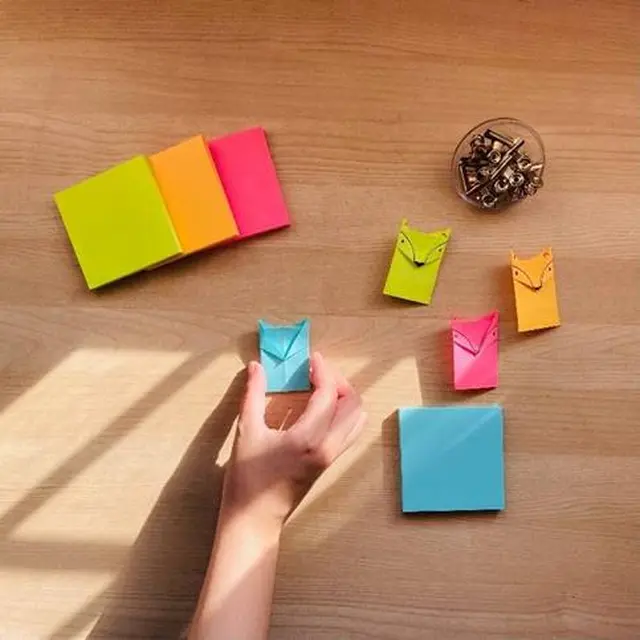Balik posisi Post-it® Notes-nya.
