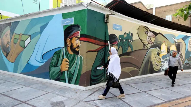 Mural Aneka Rupa Hiasi Sudut Kota Teheran