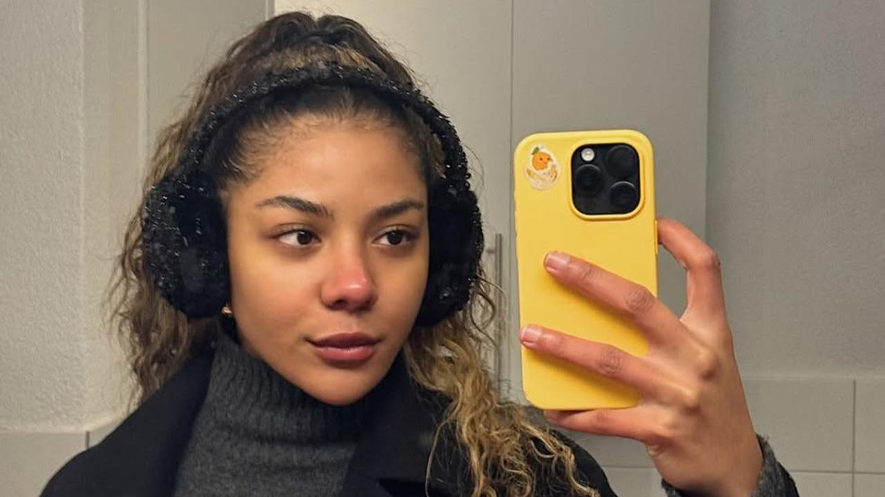 Zsa Zsa Utari Tampil Manis di Swiss dengan Gaya Winter Look, Intip 5 Potretnya