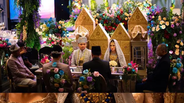 Nuansa Minang di pernikahan Ochi Rosdiana. (credit: instagram.com/thepotomoto)