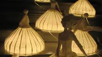 Kap Lampu Unik Karya 2 Seniman ini Siap Menerangi Kamar Anda