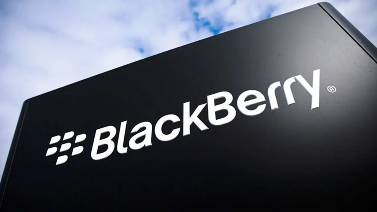 blackberry-billboard-131017b.jpg