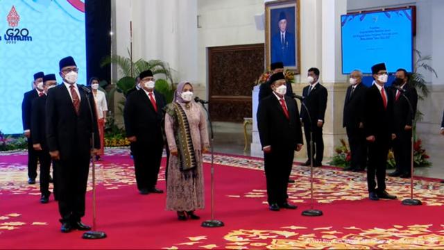 Jokowi lantik anggota KPU dan Bawaslu 2022-2027