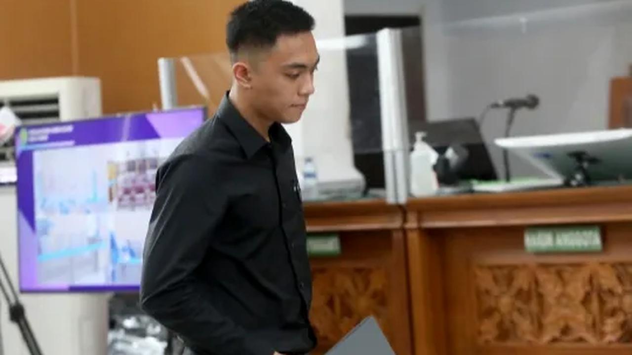 Rafael beralasan, pertama, anaknya telah beranjak dewasa dan sudah seharusnya menanggung perbuatannya.