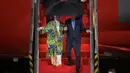 Erdogan tiba di Indonesia bersama Ibu Negara Turki Emine Erdogan sekitar pukul 18.49 WIB. (BAY ISMOYO/AFP)