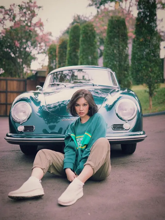 FOTO: Tampil Boyish, Gaya Vanesha Prescilla Pakai Hoodie Ini Makin Keren