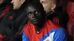 Pemain Bayern Munchen, Sadio Mane duduk di bangku cadangan sebelum pertandingan Liga Champions melawan Manchester City, di stadion Allianz Arena di Munich, Jerman, Rabu, 19 April 2023. (AP Photo/Matthias Schrader, file)