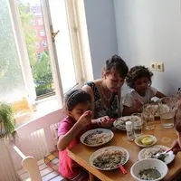 Berlawanan dengan Aylan Kurdi, keluarga suriah ini disambut di Jerman.