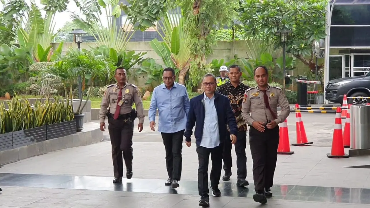Ketua Umum PAN Zulkifli Hasan akhirnya memenuhi panggilan Komisi Pemberantasan Korupsi (KPK), hari ini Jumat (14/2/2020).
