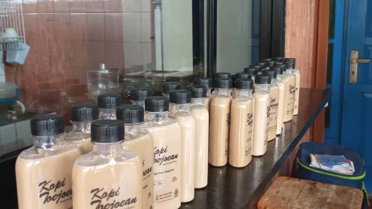 Veronica membuka Bisnis Kopi Toejoean