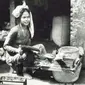 Perempuan Madura penjual sate zaman dahulu (foto: Liputan6.com/japungnusantara.org)