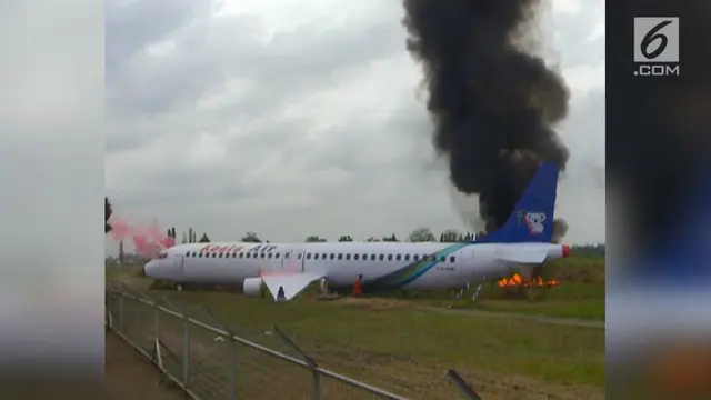 Pesawat Terbakar, Bandara Adi Sucipto Ditutup Satu Jam