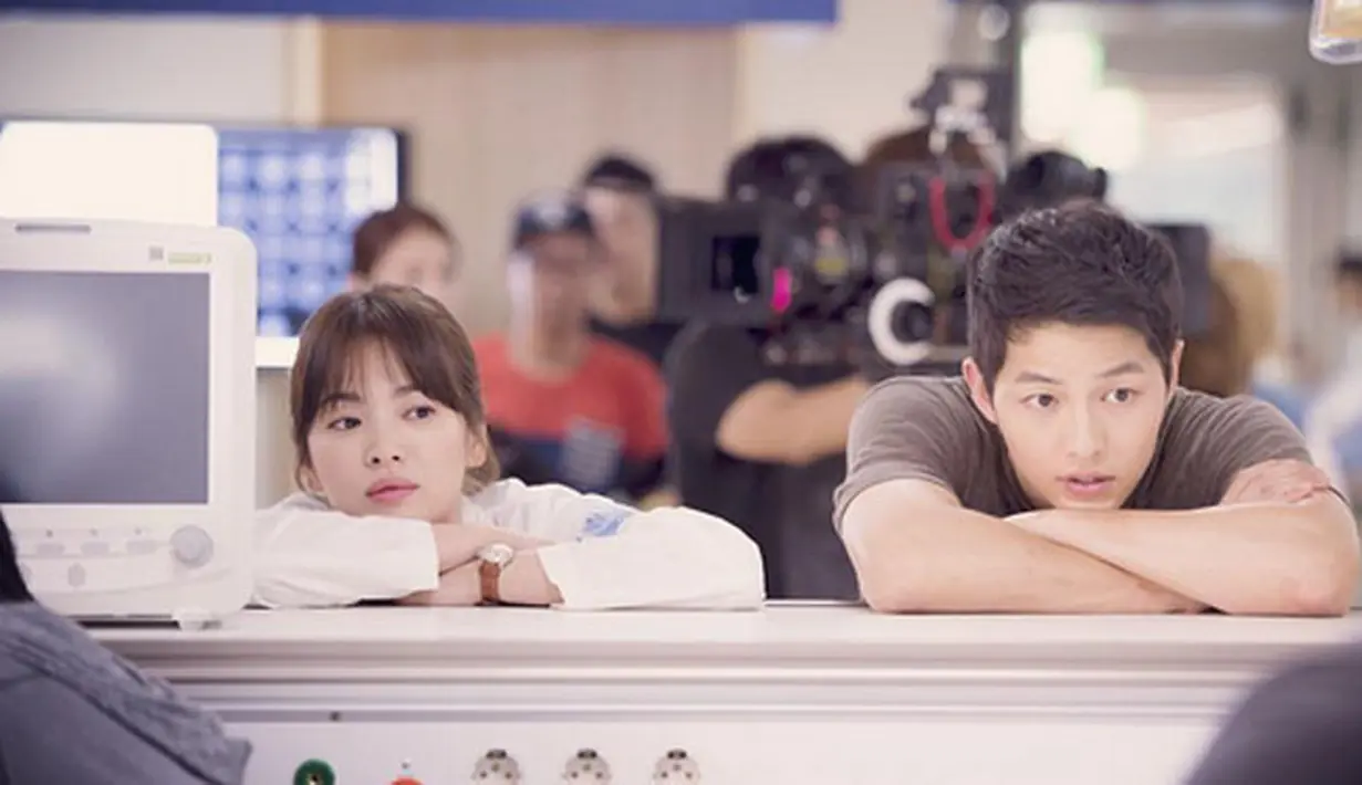 Song Joong Ki mengatakan akan menjadi hal yang sulit untuknya jika setelah menikah harus kembali bekerja dengan Song Hye Kyo. Menurutnya, dalam bekerja itu dibutuhkan profesionalitas. (Instagram/songjoongkionly)