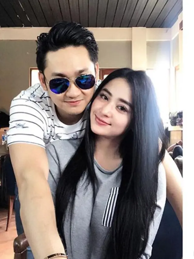 Dewi Perssik dan Angga Wijaya
