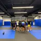 Sesi sparring partner MMA Fight Academy yang berlangsung di San Diego, Amerika Serikat, Jumat (14/4/2023). (Marco Tampubolon/Liputan6.com)