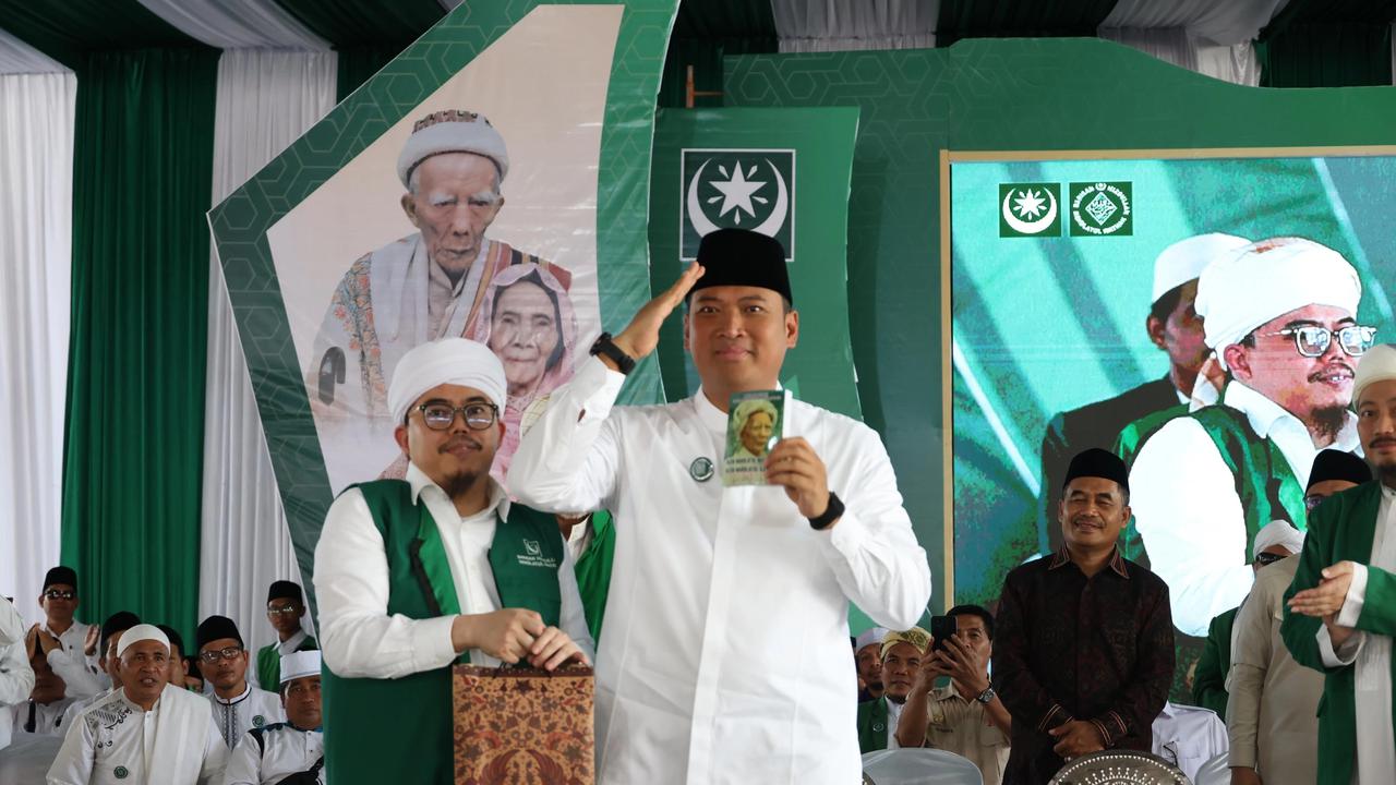 Wamentan Sudaryono dalam Muqaddimah Hultah Madrasah NWDI Ke- 91 dan Hultah Barisan Hizbullah NW Ke-25 di Pondok Pesantren Syaikh Zainuddin Nahdlatul Wathan Anjani, Suralaga, Kabupaten Lombok Timur