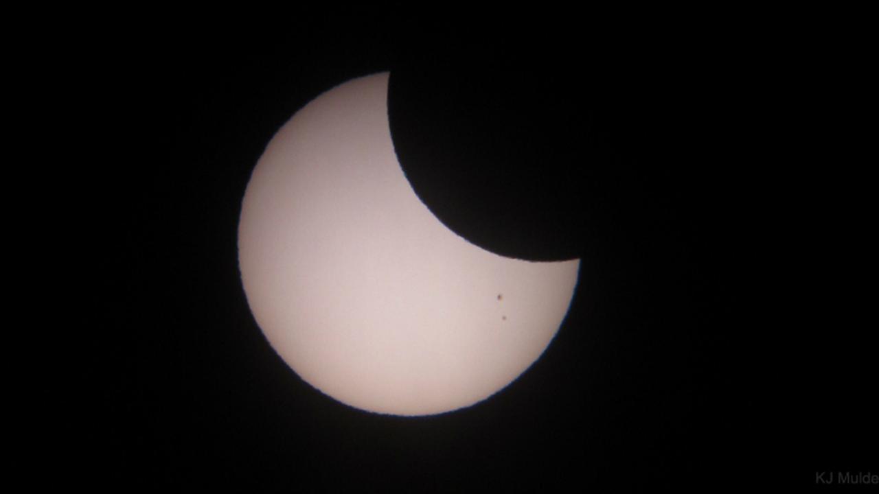 Mengenal Gerhana Matahari Total 