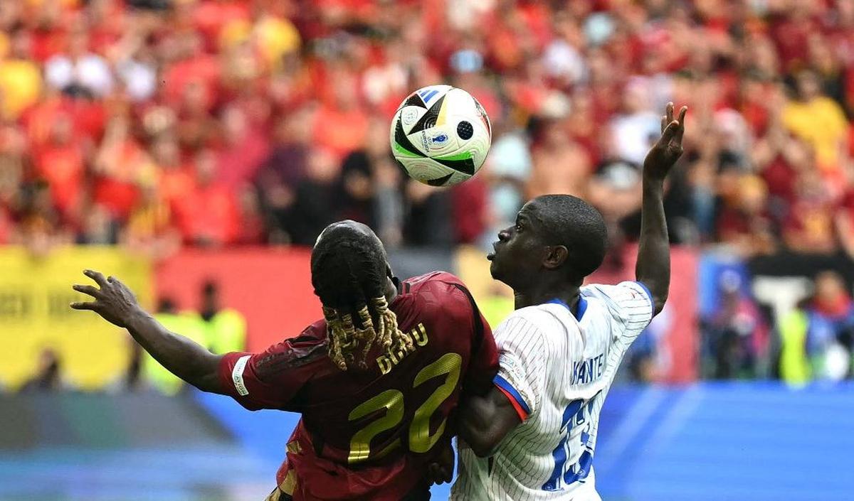 Di laga kedua, Prancis bermain imbang dengan Belanda. Laga itu berakhir tanpa gol, alias 0-0.<br>