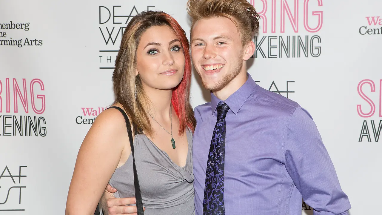 [Bintang] Paris Jackson dan Chester Castellaw