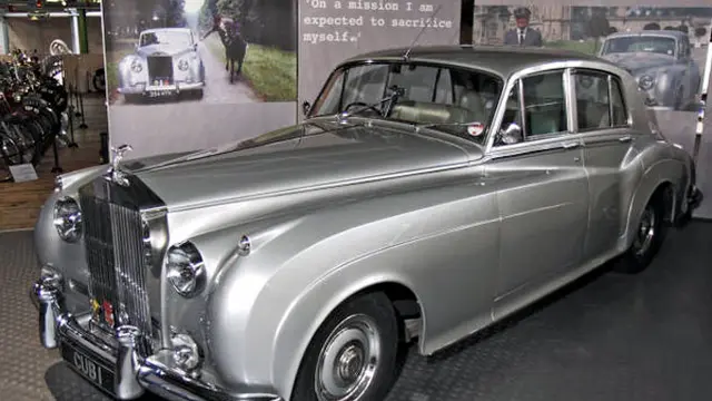 3-mobil-james-bond-140210c.jpg