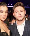 Hailee Steinfeld dan Niall Horan tertangkap bermesraan di Los Angeles pada 18 Mei waktu setempat. (Chris Polk/Getty Images/USWeekly)