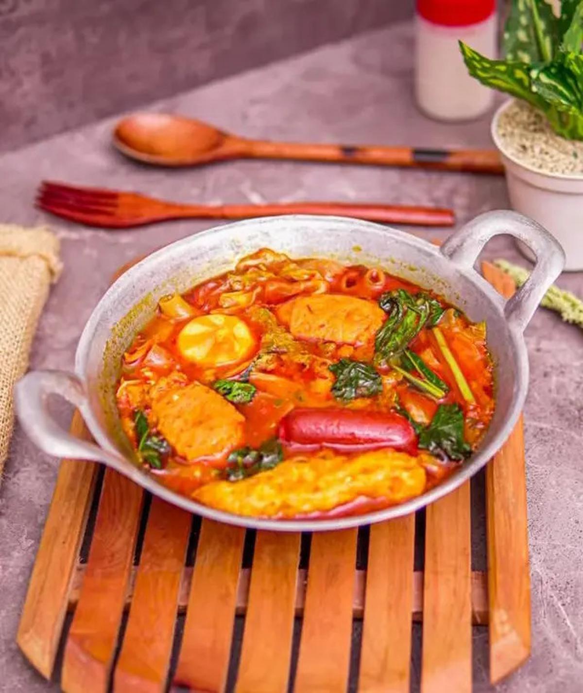 Seblak Makanan Khas Mana? Mengulik Asal Usul dan Kelezatannya