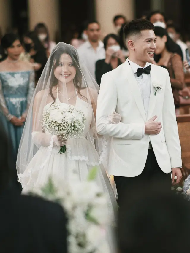 Julian Jacob Umumkan Kelahiran Anak Pertama Usai 5 Bulan Nikah, Ini 6 Potret Mesranya dengan Istri
