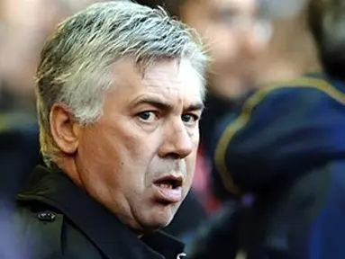 Manajer Chelsea Carlo Ancelotti sebelum laga kontra Liverpool dalam lanjutan Liga Premier di Anfield pada 7 November 2010. AFP PHOTO/PAUL ELLIS