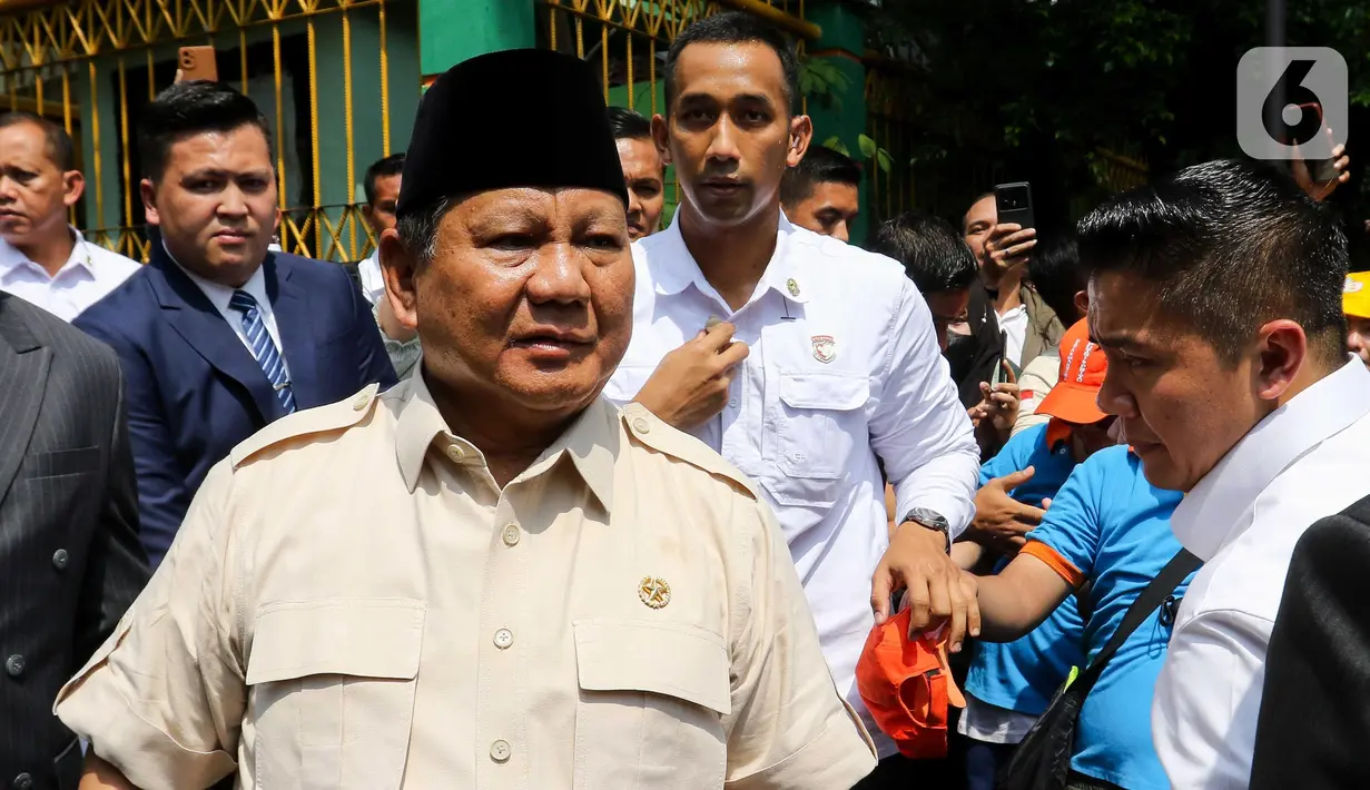Prabowo dan Bill Gates meninjau langsung program MBG di salah satu ruang kelas SDN Jati 03, Jakarta. (Liputan6.com/Herman Zakharia)