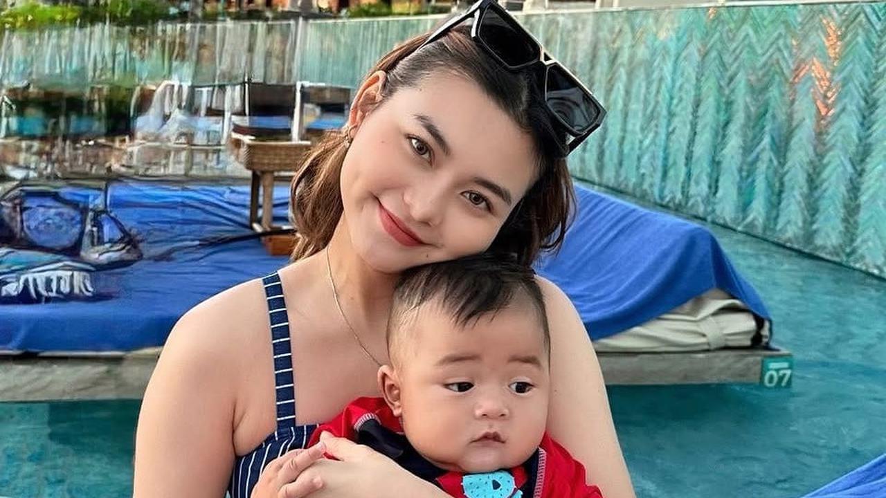 Potret Cesen Istri Marshel Widianto Momong Baby Lano: Aura MahMud Kian Terpancar, Cantiknya Gak Ada Obat