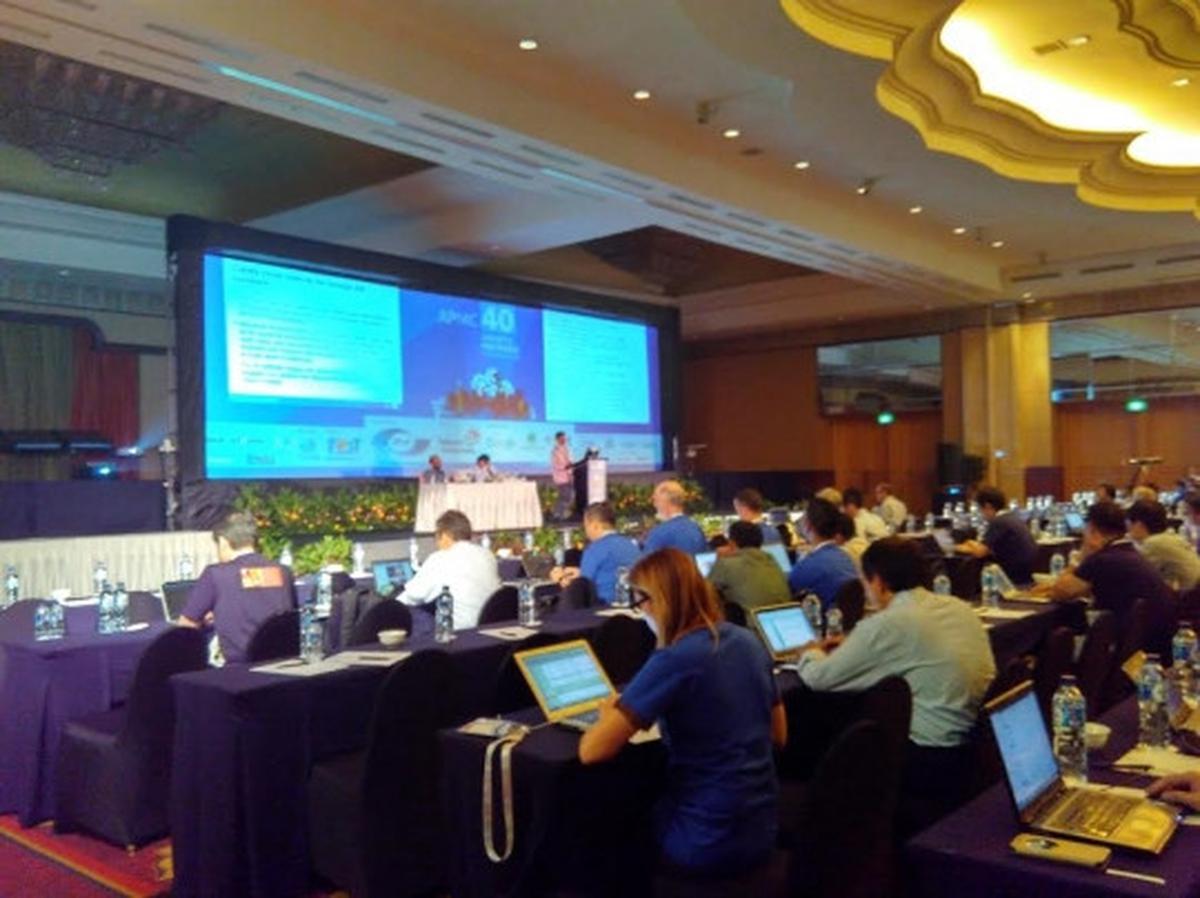 Situasi hari terakhir APNIC 40 di Jakarta, peserta tetap fokus