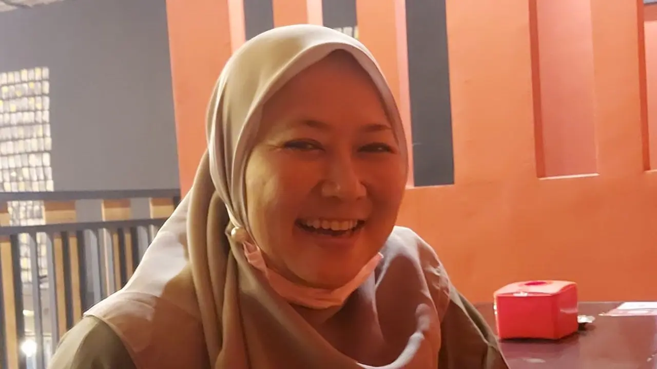 Bunda Cindy, Owner Bakso Bucin Wiyungan Surabaya. (Istimewa).