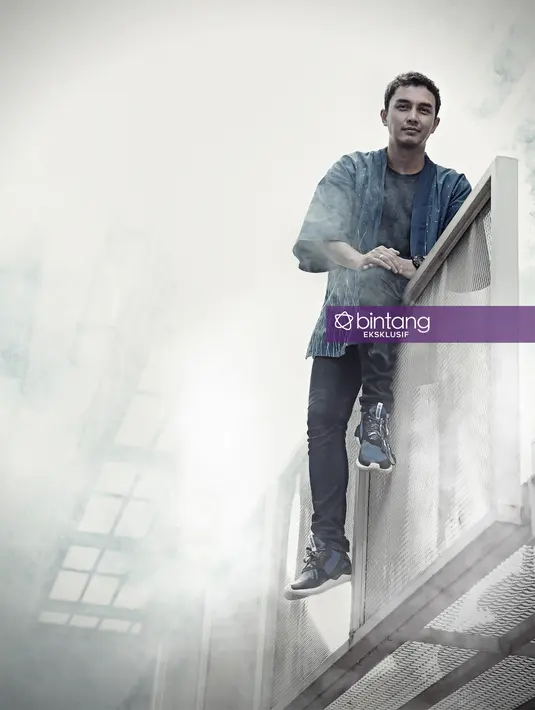 Kendati honor stripping mengiurkan, bukan berarti ia terlena terus di layar kaca. Ia akan terus menggali kemampuan aktingnya di film. Apalagi dalam film yang menurutnya mendapat peran menantang. (Bambang E. Ros/Bintang.com)